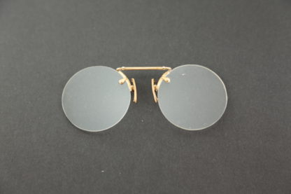 pince-nez astigmate rond