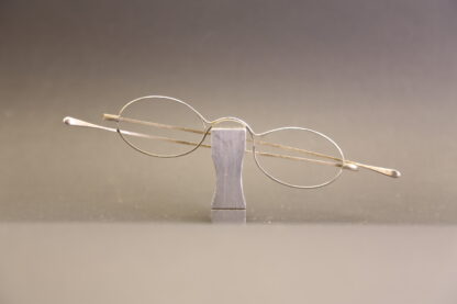 lunettes ovale drageoir nez Russe